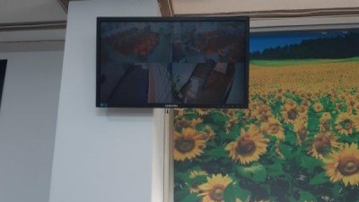 광주 남구 진월동 녹화기에 연결된 모니터 이전으로 연락을 주셨습니다.